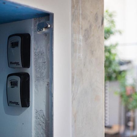 Bright 2Bdr Apartment Downtown Exarcheia! Athena Bagian luar foto