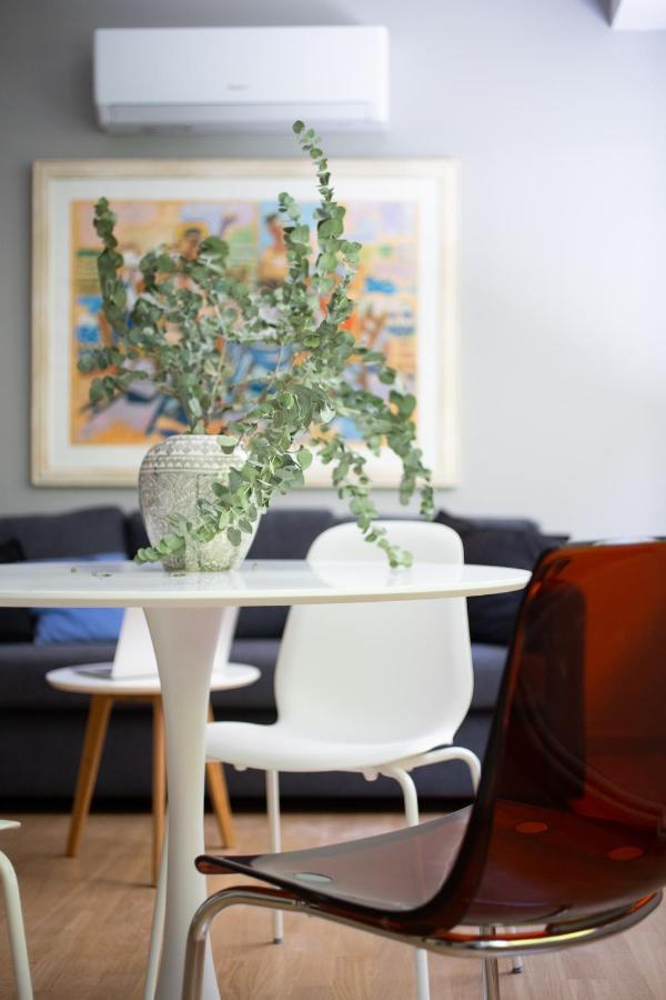 Bright 2Bdr Apartment Downtown Exarcheia! Athena Bagian luar foto