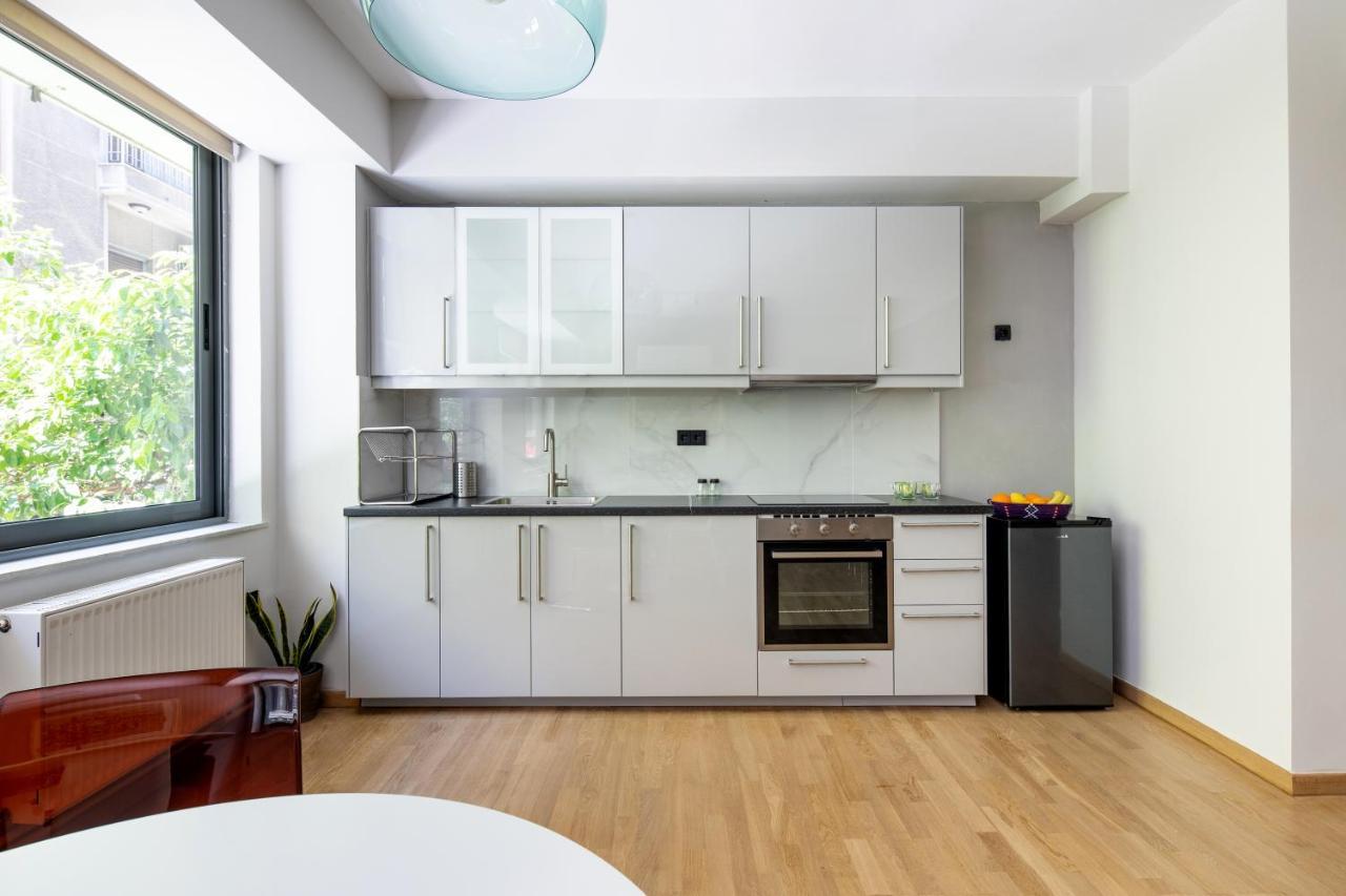 Bright 2Bdr Apartment Downtown Exarcheia! Athena Bagian luar foto